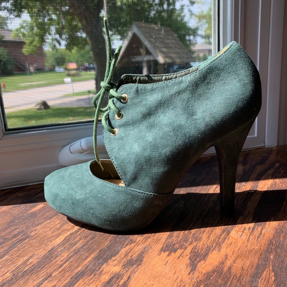 Vintage style green heels- size 7